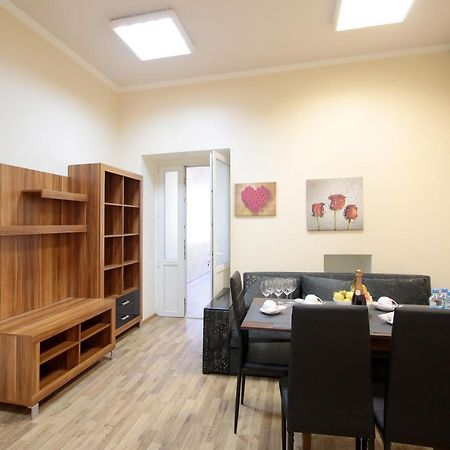 Deluxe Apartments 1326 利沃夫 外观 照片